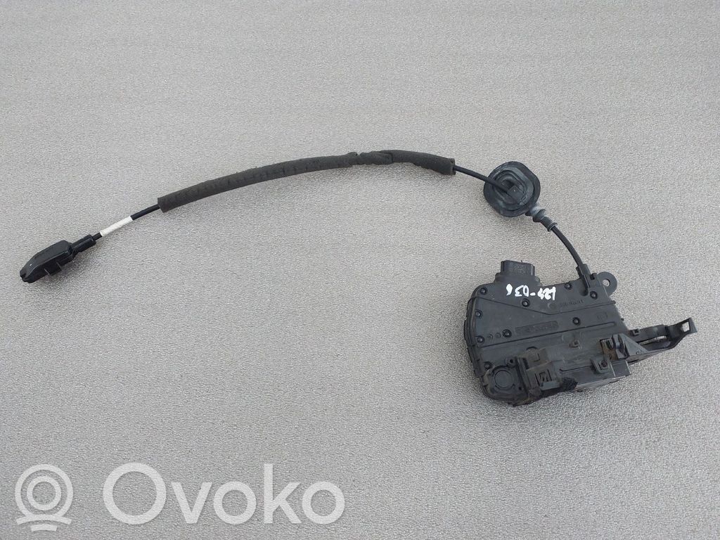 Priekšpusē slēdzene   805024563R,4PINOS