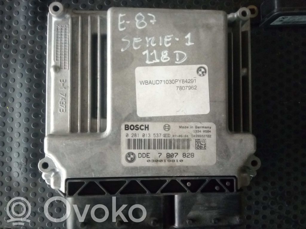 Блок управления двигателя   0281013537,DDE7897828