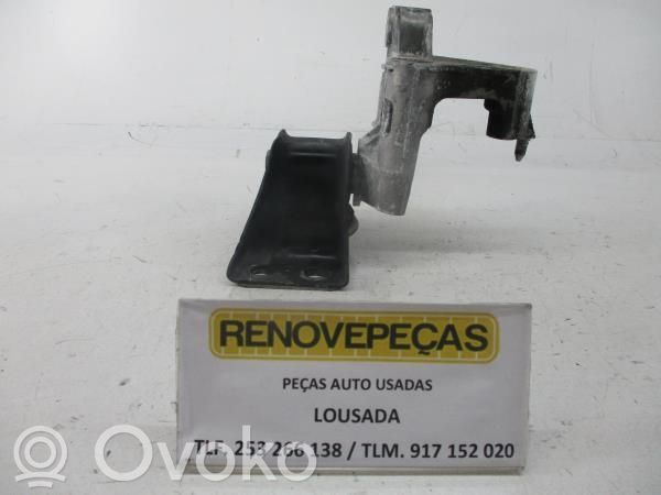 Nissan NV200 Engine mount bracket 