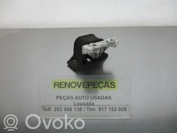 Engine mount bracket