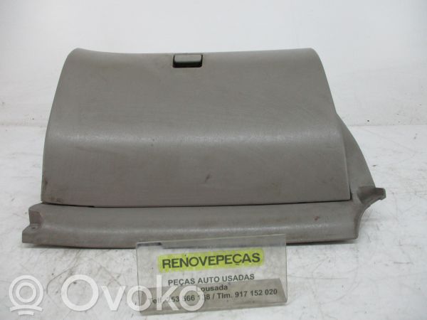 Glove box