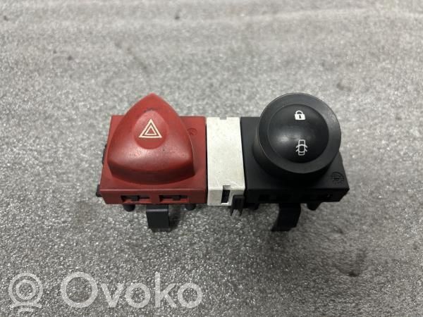 Renault Megane II Hazard light switch 