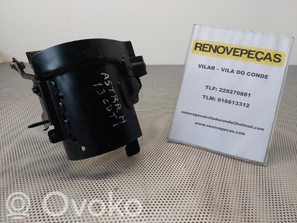 Opel Astra H Oil filter mounting bracket 
