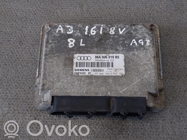 Unidad de control/módulo del motor   06A,019,906
