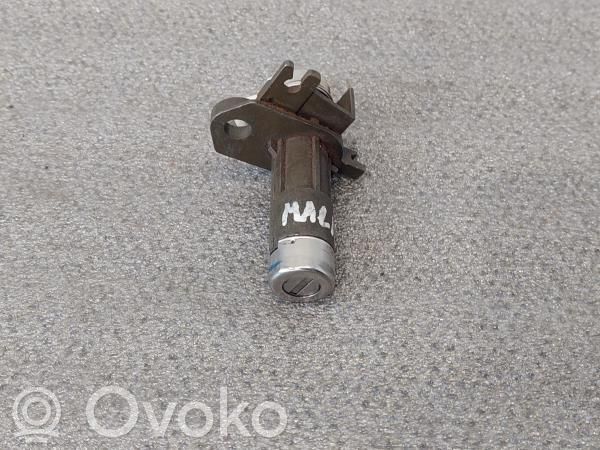 Tailgate lock latch