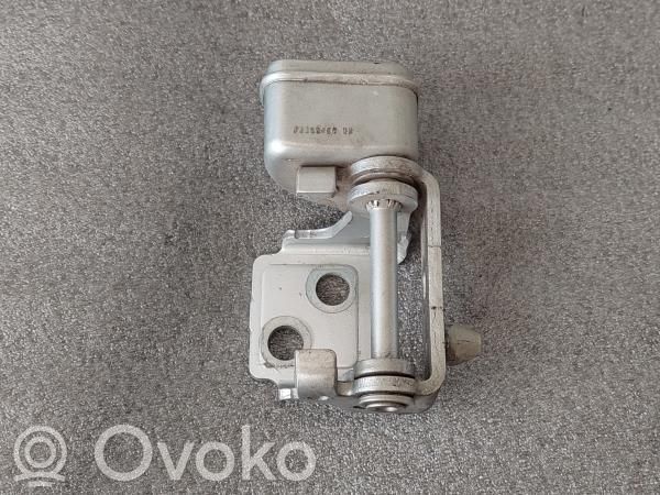Peugeot 207 Loading door upper hinge 