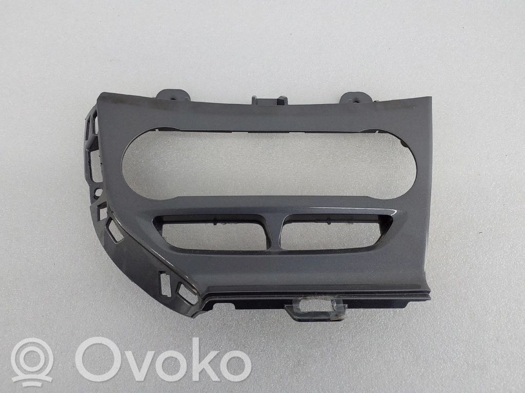 Ford Focus Moldura de la unidad delantera de radio/GPS 