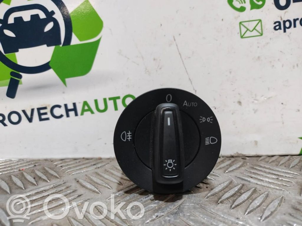 Volkswagen Polo Light switch 