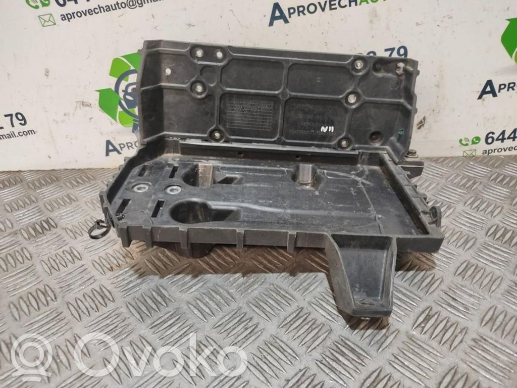 MG ZS Akun kiinnike 