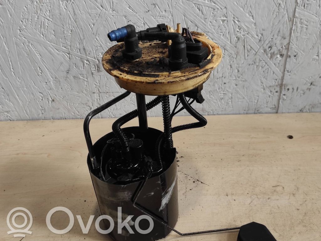 Volkswagen PASSAT B6 Pompa paliwa w zbiorniku 