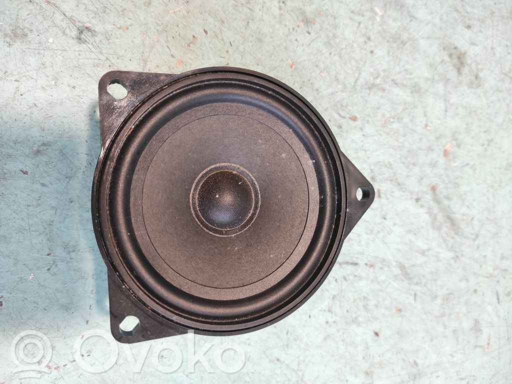 BMW 1 E81 E87 Altavoz de la puerta trasera 
