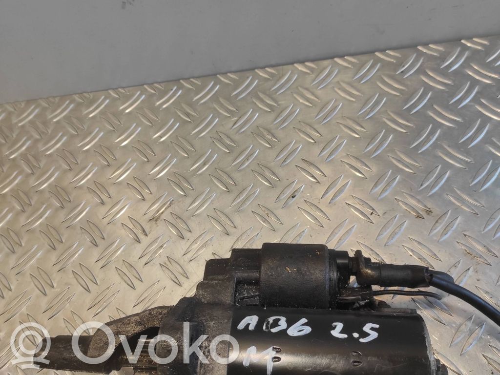 Audi A4 S4 B6 8E 8H Rozrusznik 