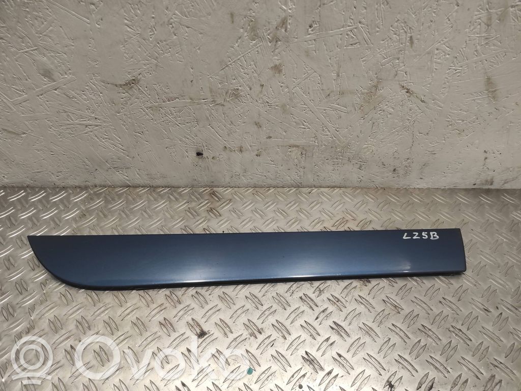 Audi A6 S6 C6 4F Takaoven lista (muoto) 