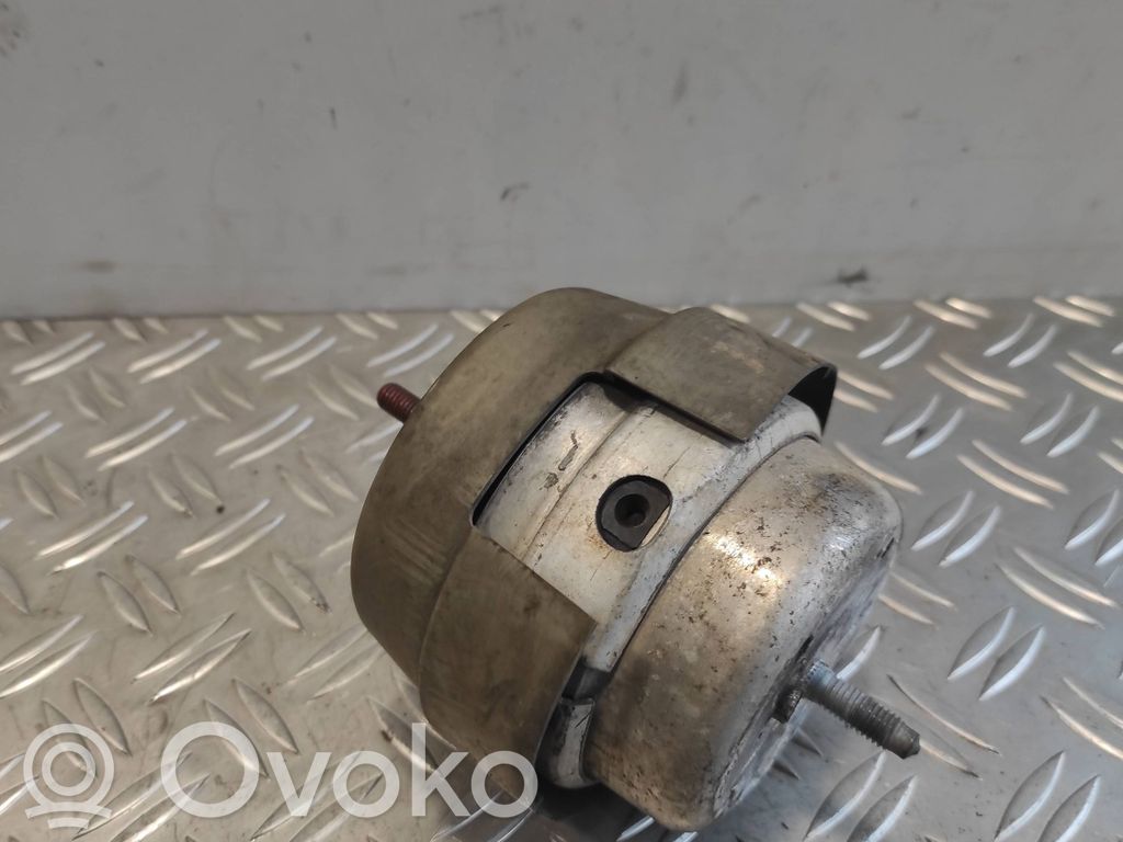 Seat Exeo (3R) Engine mount bracket 