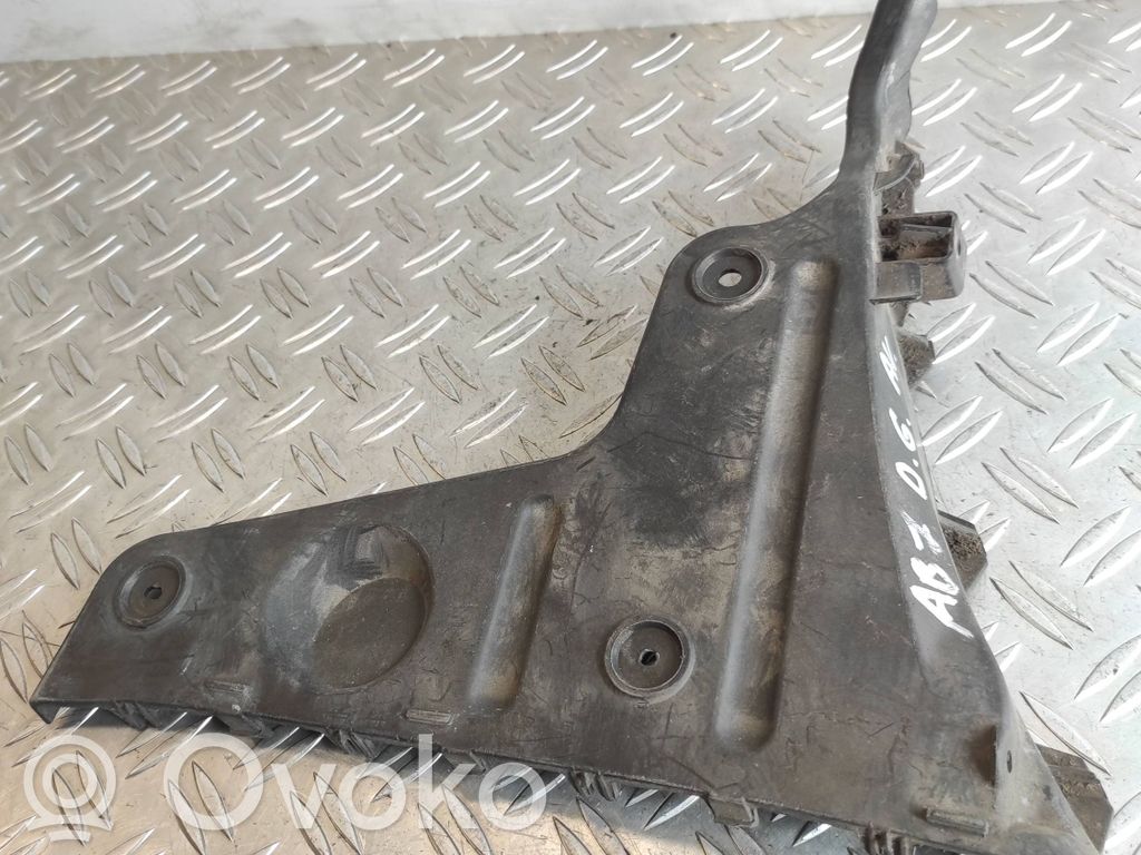 Audi A4 S4 B7 8E 8H Uchwyt / Mocowanie zderzaka tylnego 