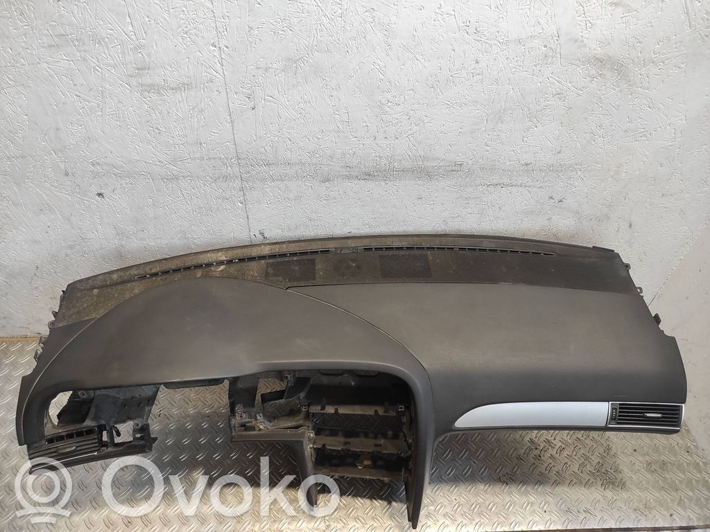 Audi A6 S6 C6 4F Panelė 