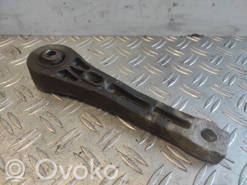 Volkswagen PASSAT B6 Engine mount bracket 