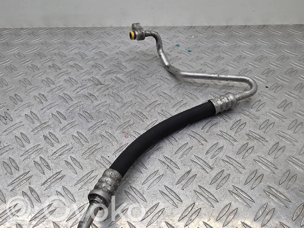 BMW 5 E60 E61 Ilmastointilaitteen putki (A/C) 