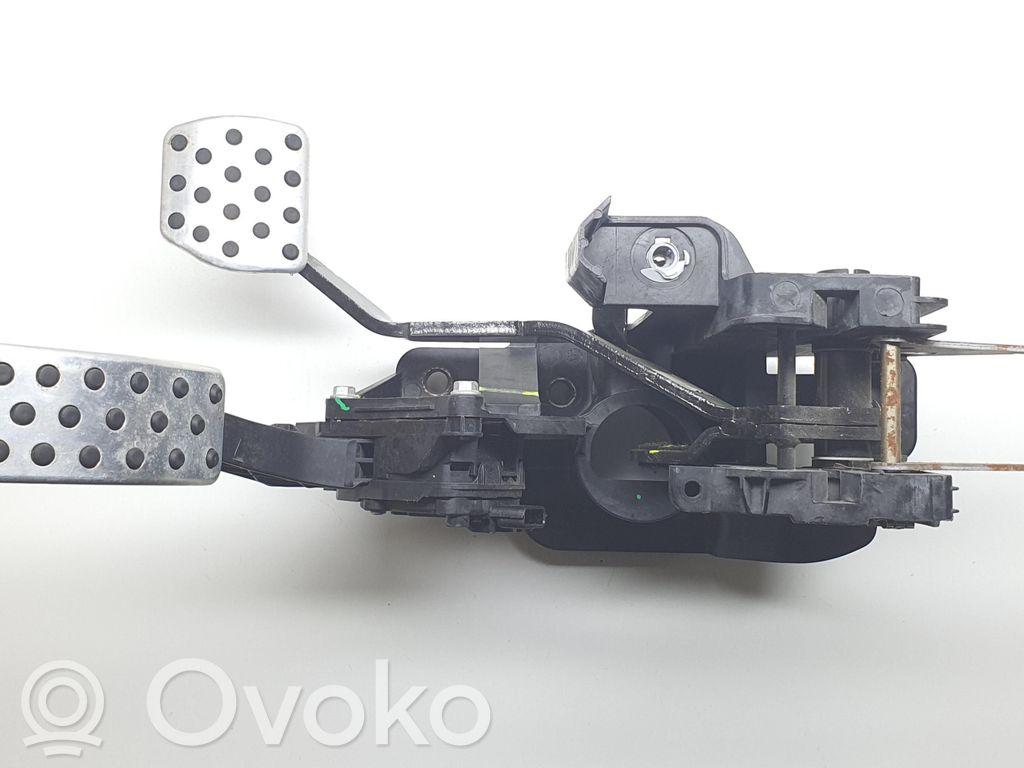 Smart ForTwo III C453 Pedāļu montāža 