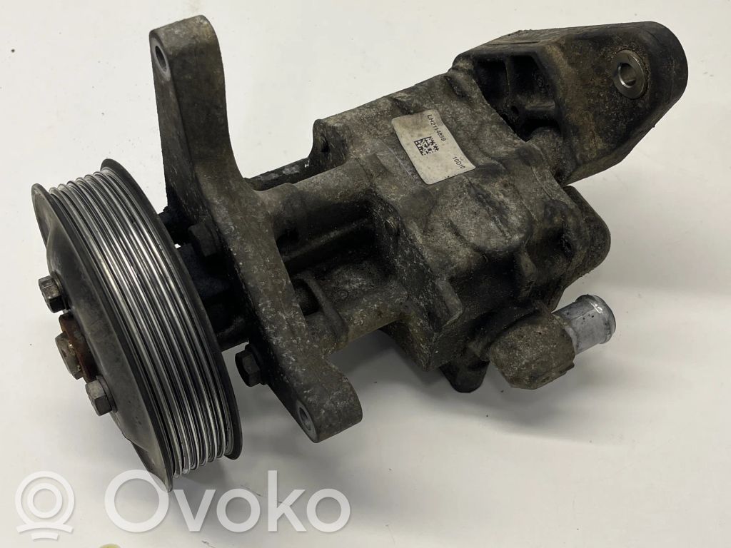 Ohjaustehostimen pumppu   LH2114859,10D10