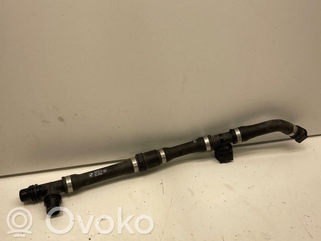 BMW iX1 Tuyau de liquide de refroidissement moteur 