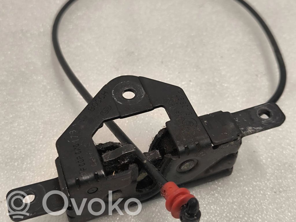 BMW X5 E53 Zamek tylnej klapy bagażnika 