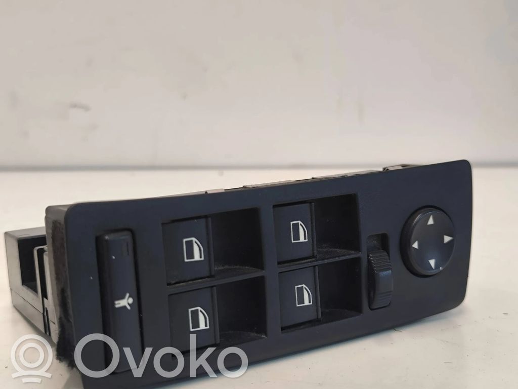 Electric window control switch   6916599