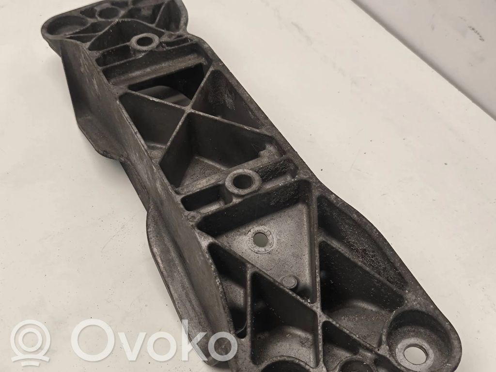BMW 5 E60 E61 Gearbox mounting bracket 
