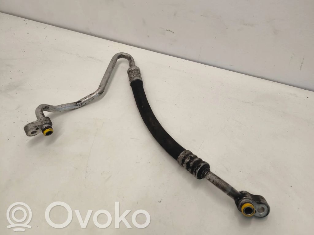 BMW 5 E60 E61 Ilmastointilaitteen putki (A/C) 