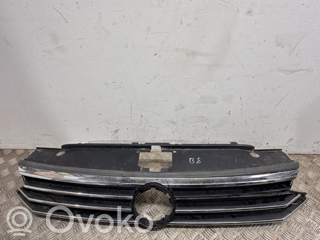 Volkswagen PASSAT B8 Maskownica / Grill / Atrapa górna chłodnicy 
