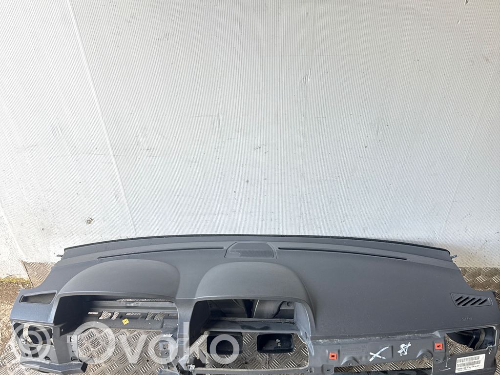 BMW 7 E65 E66 Dashboard 