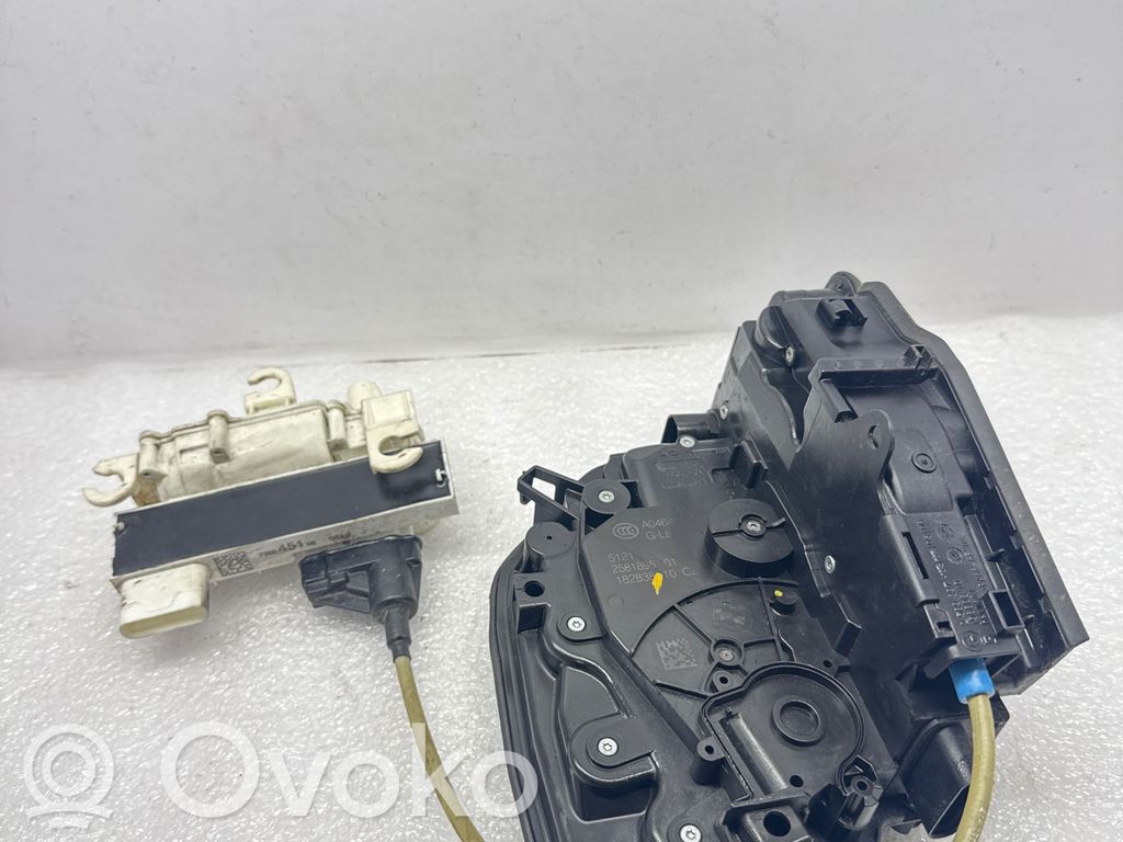 BMW 5 G30 G31 G38 Zamek drzwi tylnych 