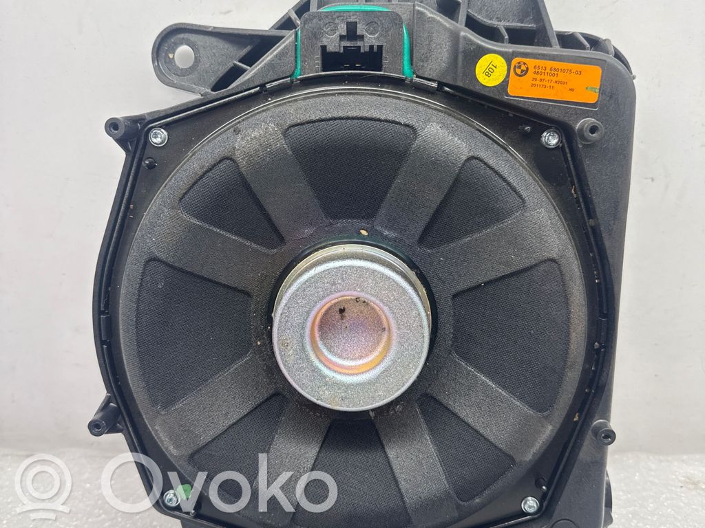 BMW 5 G30 G31 G38 Žemo dažnio garsiakalbis 