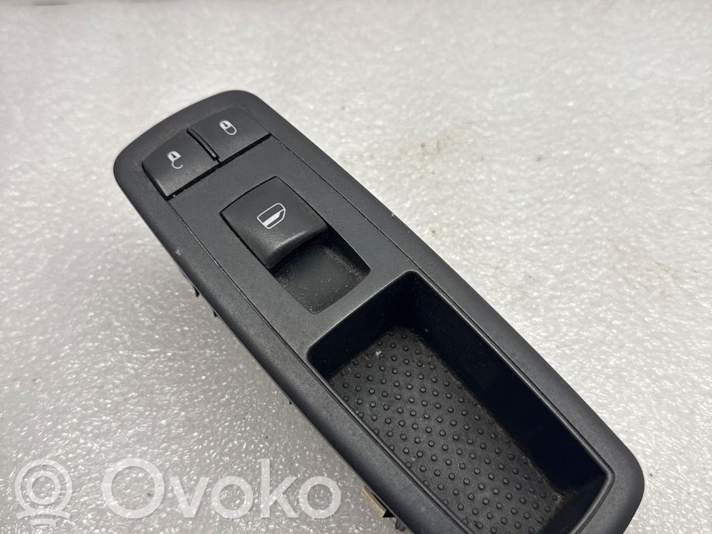 Chrysler Voyager Electric window control switch 