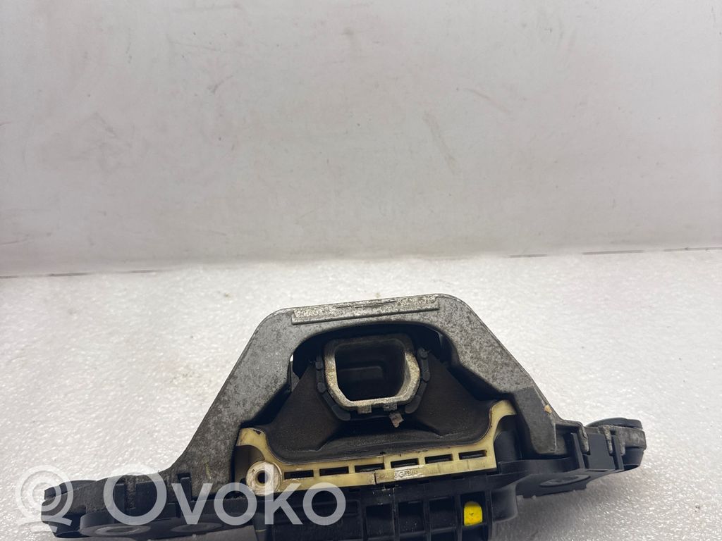 Opel Astra K Engine mount bracket 