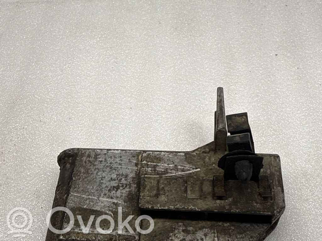 BMW 5 E39 Fuel pump bracket 