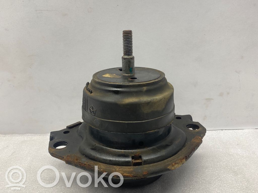 Jeep Grand Cherokee Engine mount bracket 