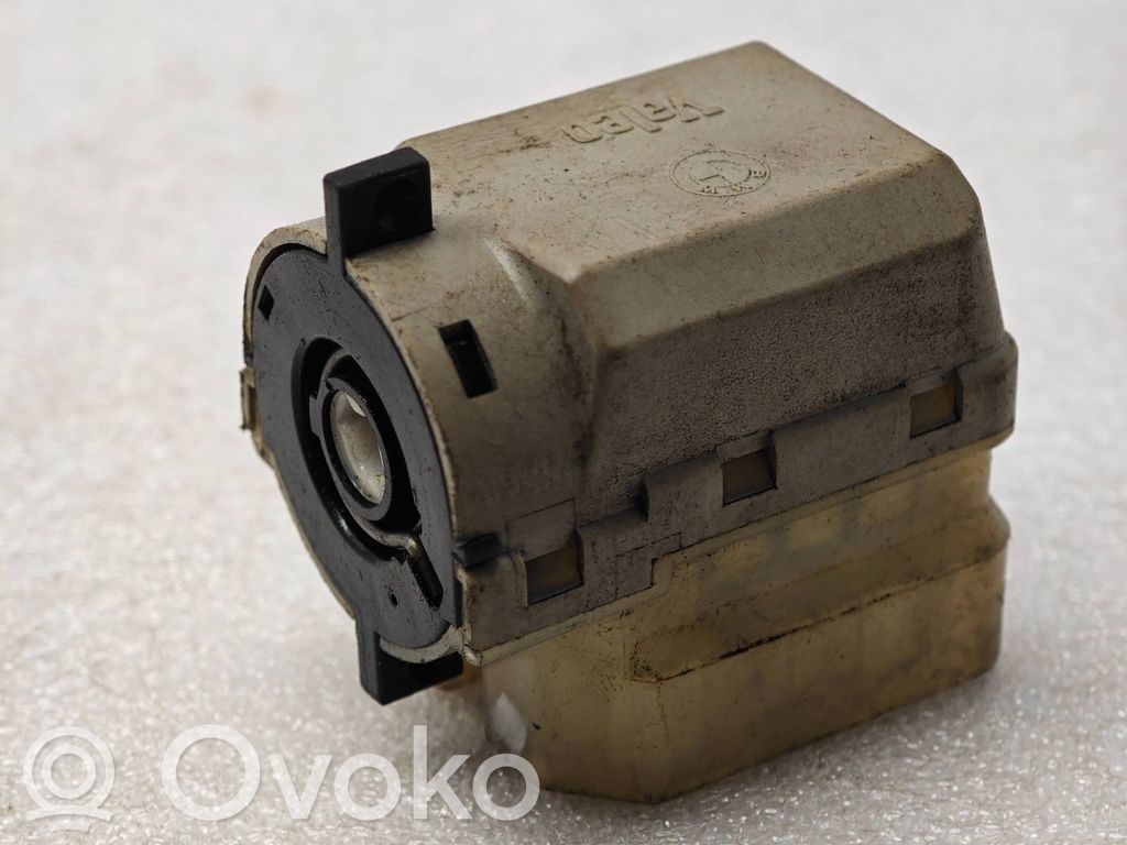 BMW 5 E39 Užvedimo spynelės kontaktai 