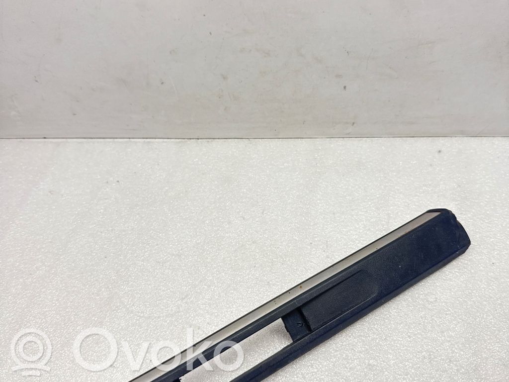 BMW 7 E38 Apdaila sparno (moldingas) 