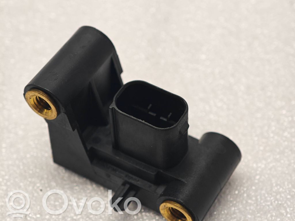 Airbag deployment crash/impact sensor   6977398,001118