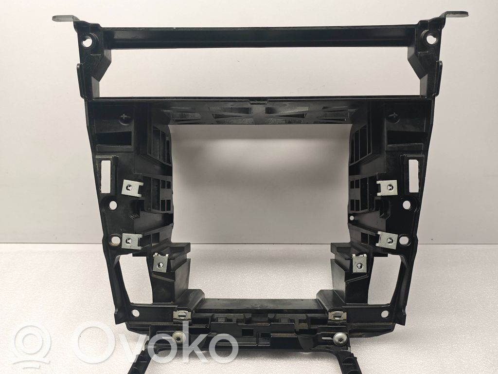 BMW 5 E60 E61 Panelės apdailos skydas (centrinis) 