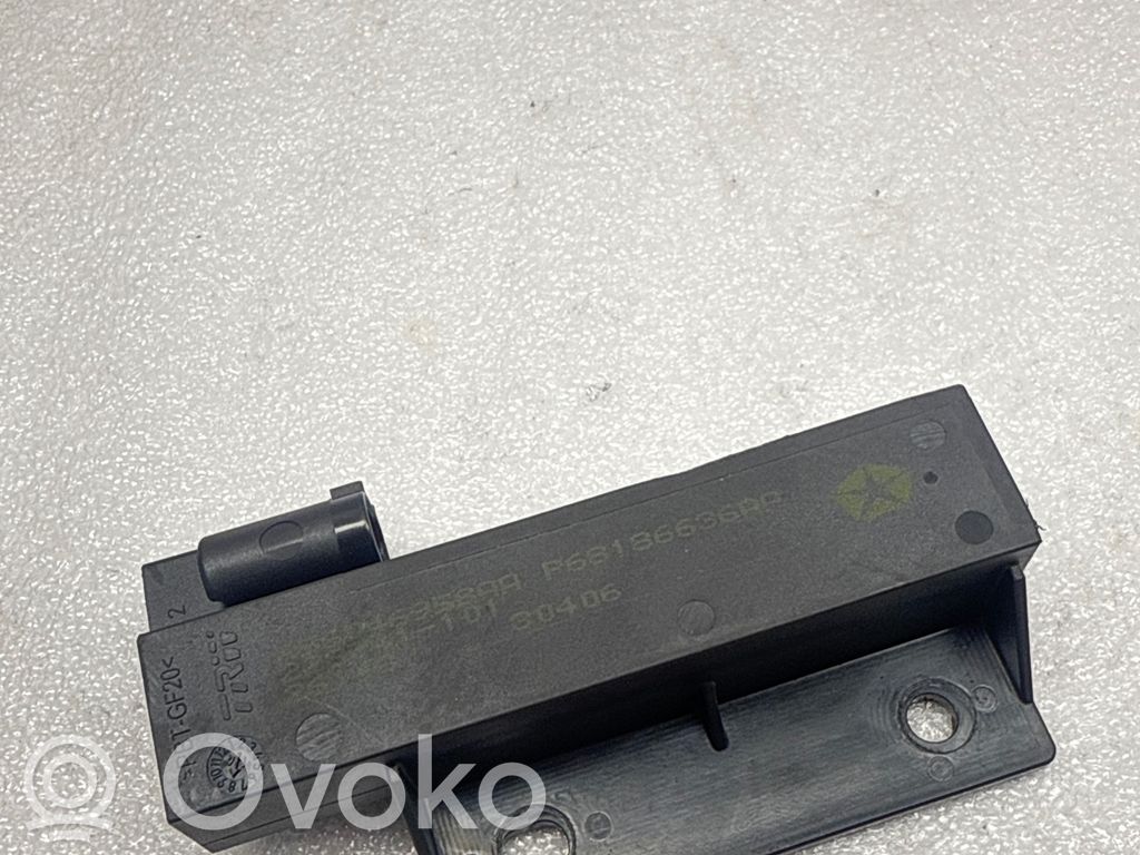 Jeep Cherokee KL Pystyantennivahvistin 