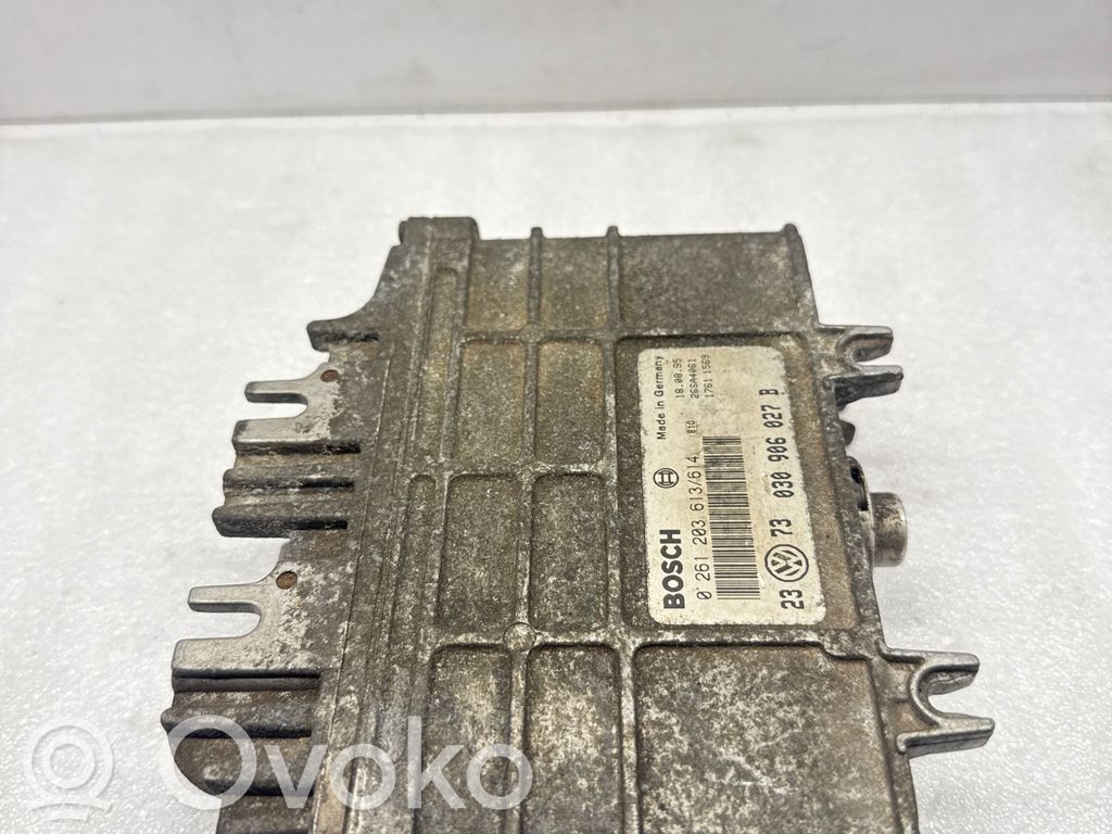 Volkswagen Golf III Engine control unit/module 