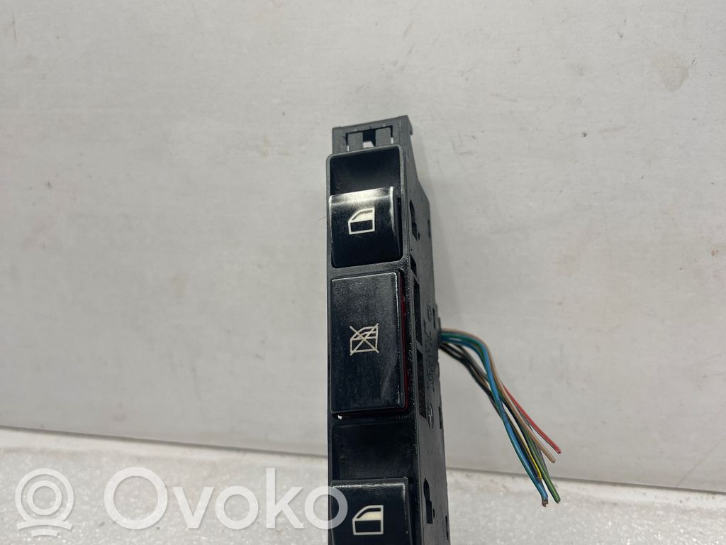 Electric window control switch   61318381518,03120010