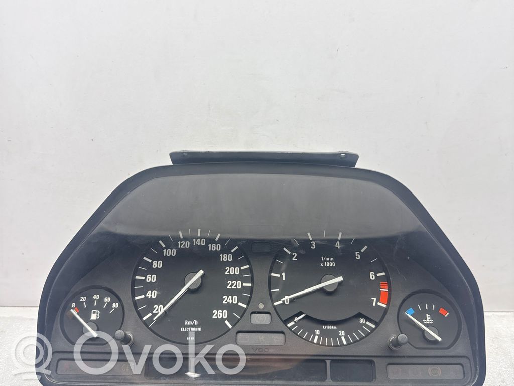 Speedometer (instrument cluster)   8351580,8D0993558
