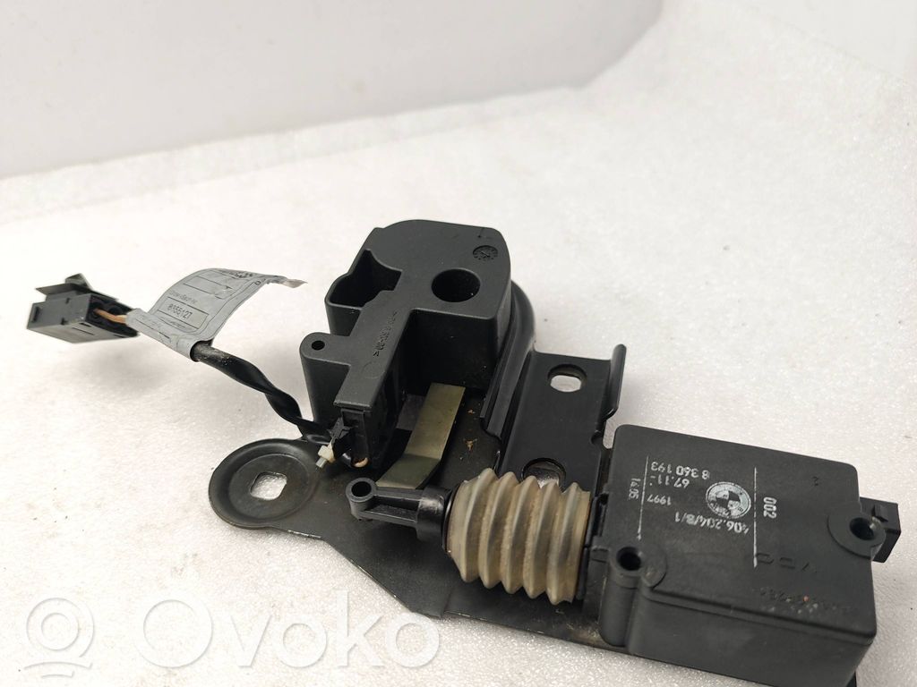 BMW 5 E39 Tailgate window lock/catch/latch 