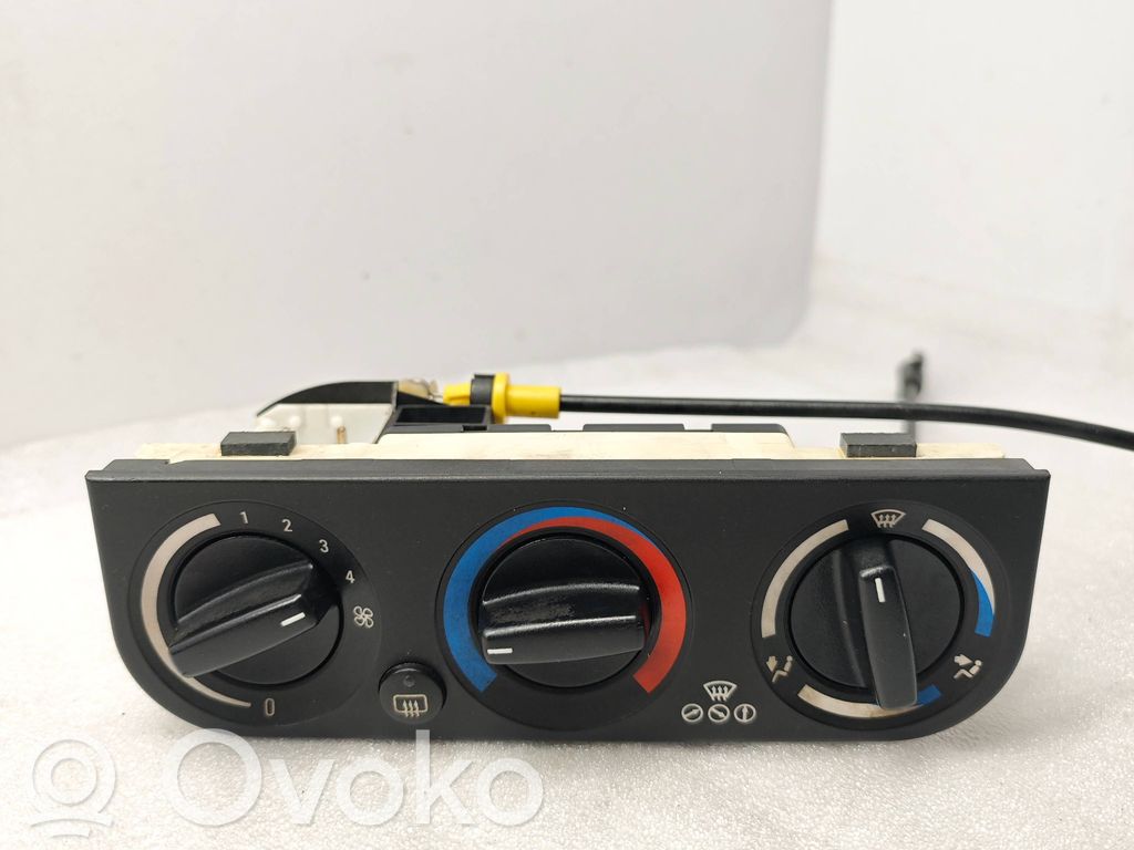 BMW 3 E36 Climate control unit 