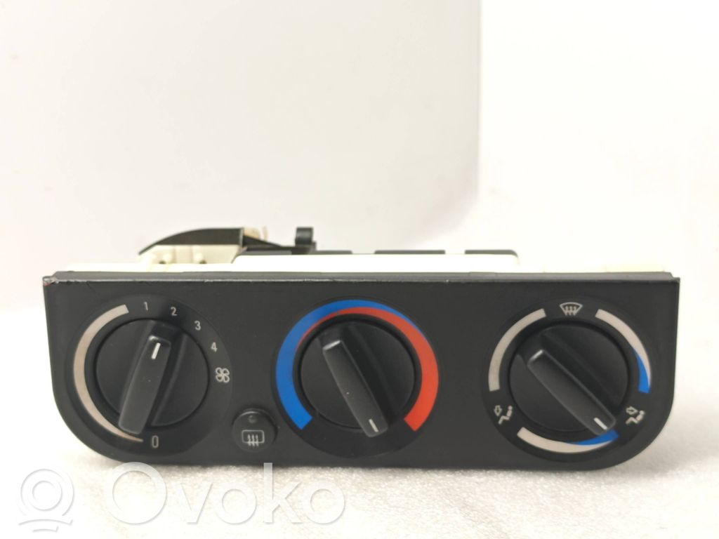 BMW 3 E36 Climate control unit 