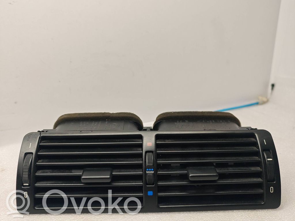 BMW 5 E39 Centrinės oro grotelės 