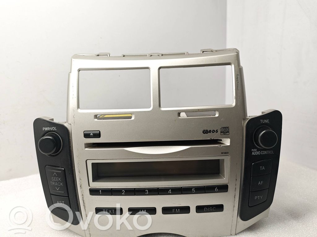 Toyota Yaris Panel / Radioodtwarzacz CD/DVD/GPS 
